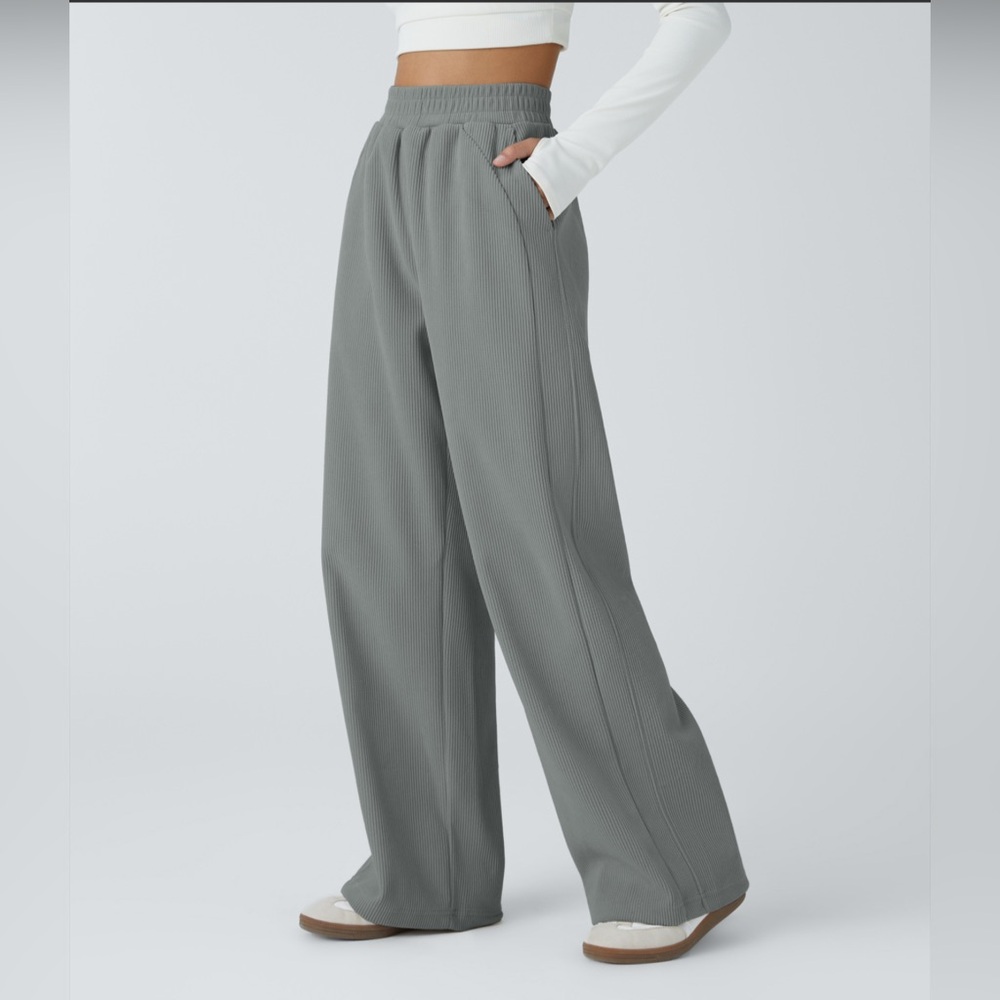 Halara High Waisted Side Pocket Straight Leg Mop
Corduroy Casual  (Petite size)